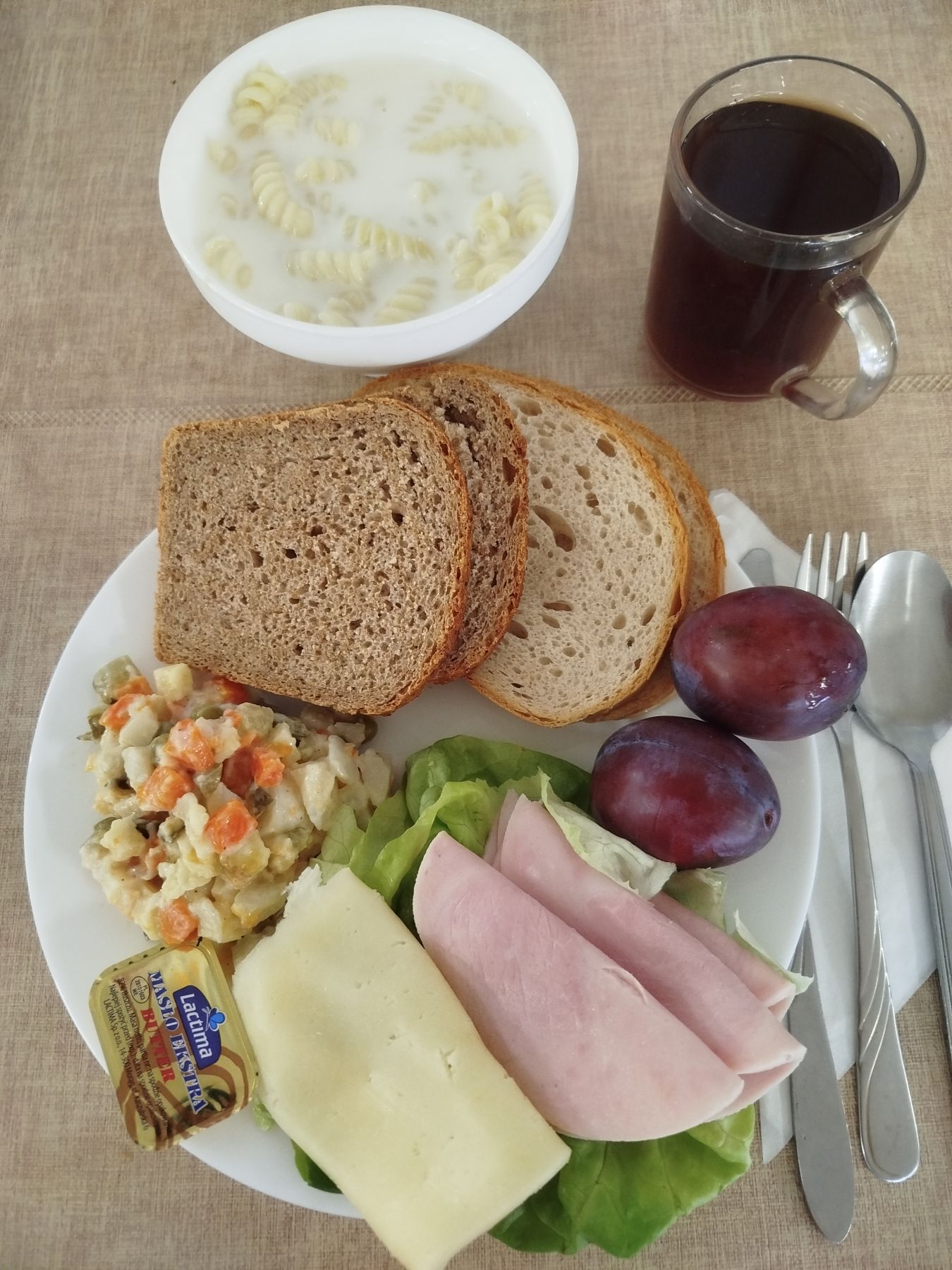 2025-11-12-śniadanie_dieta_podstawowa