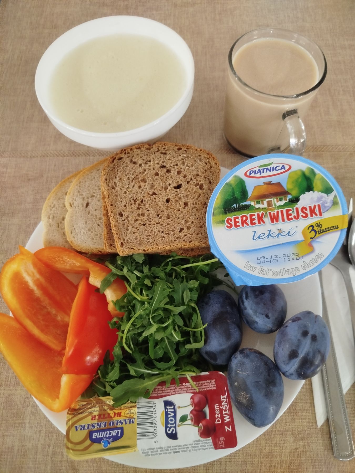 2025-11-28-śniadanie_dieta_podstawowa