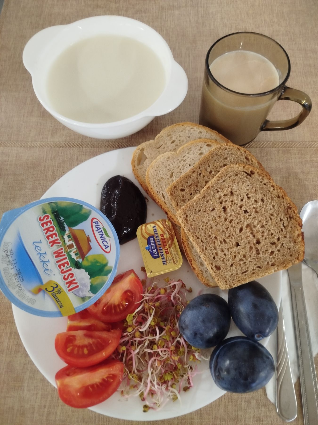 2025-11-21-śniadanie_dieta_podstawowa