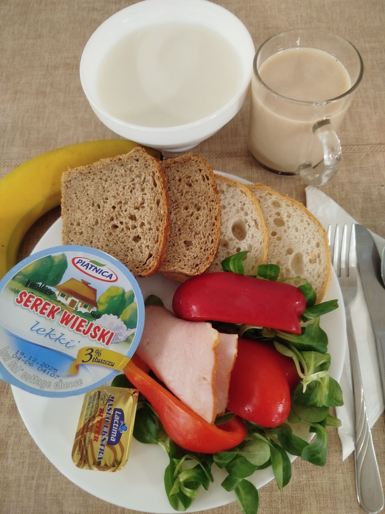 2025-12-03-śniadanie_dieta_podstawowa