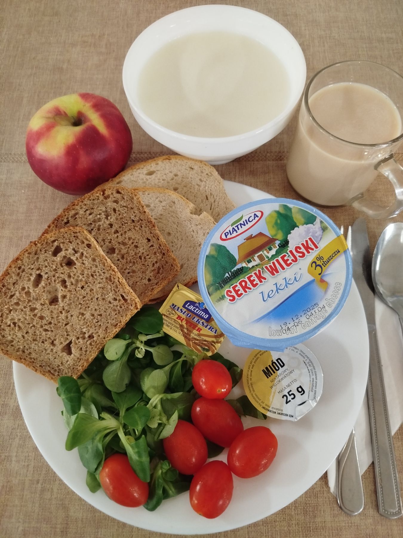 2025-12-05-śniadanie_dieta_podstawowa