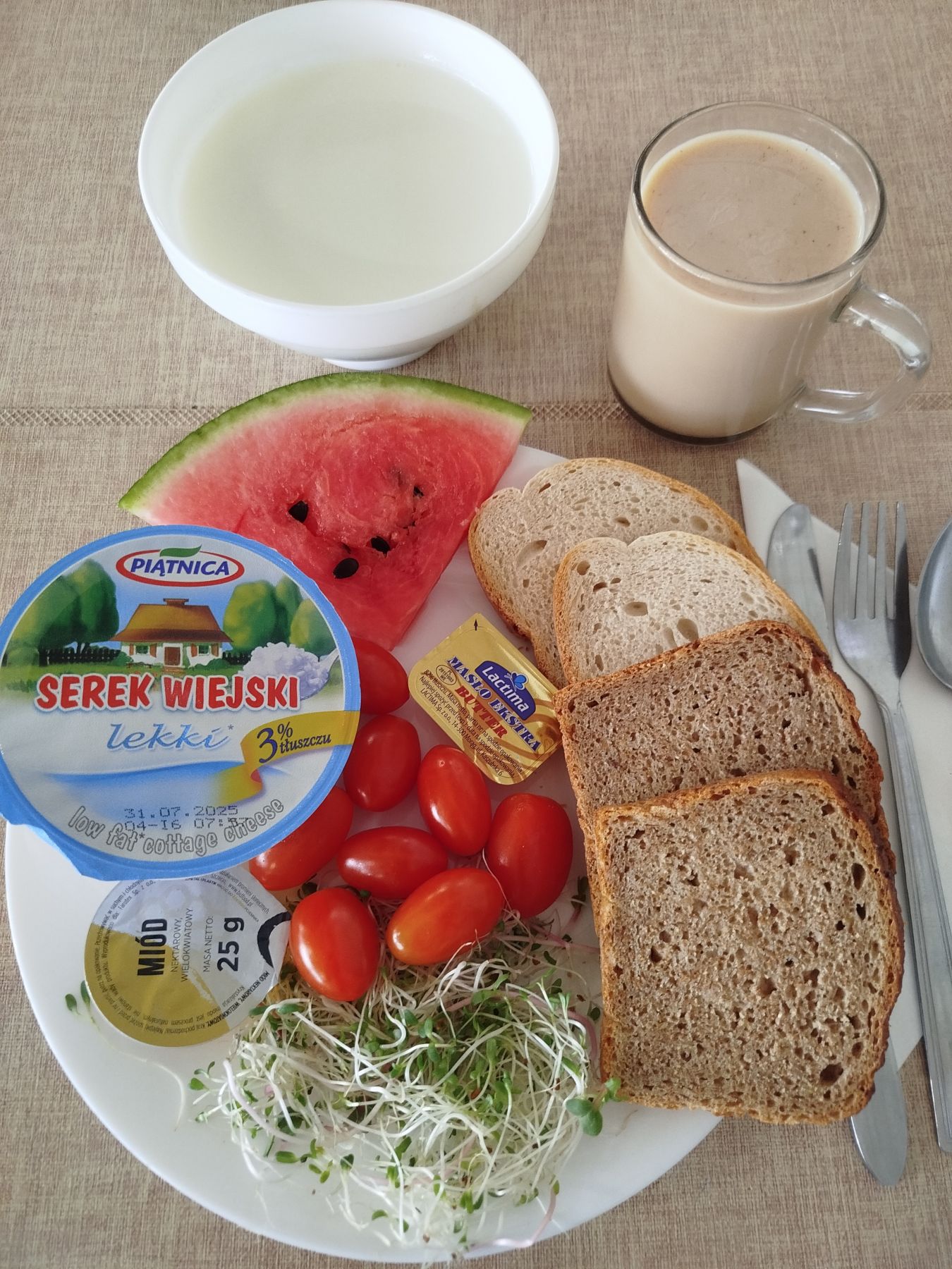 2025-07-18-śniadanie_dieta_podstawowa